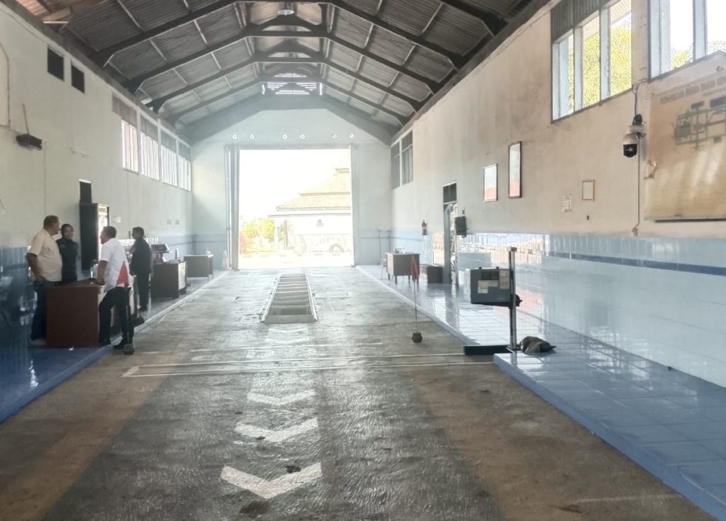 Siap Teori tapi Bisu di Lapangan: Mengapa Uji Berkala Kendaraan Listrik di Kota Cirebon Belum Berjalan?