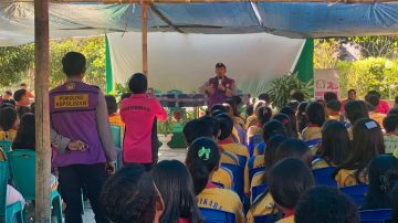 Gelar Trauma Healing di SMAK Syuradikara, Tim Psikologi Polda NTT dan Jatim Pulihkan Mental 350 Pelajar