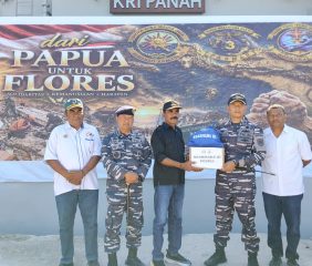 Dua Kapal Perang TNI AL Papua Angkut Bantuan Tanggap Darurat ke Nagekeo