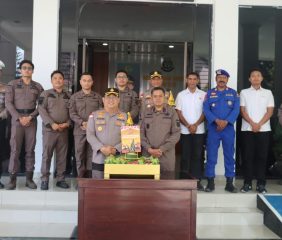 Tumpeng Ulang Tahun dan Komitmen Sinergi Polisi-Jaksa di Ende Flores