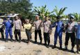 Pascagempa Flores, Polsek Maurole Bersihkan Rumah Warga Rentan di Keliwumbu