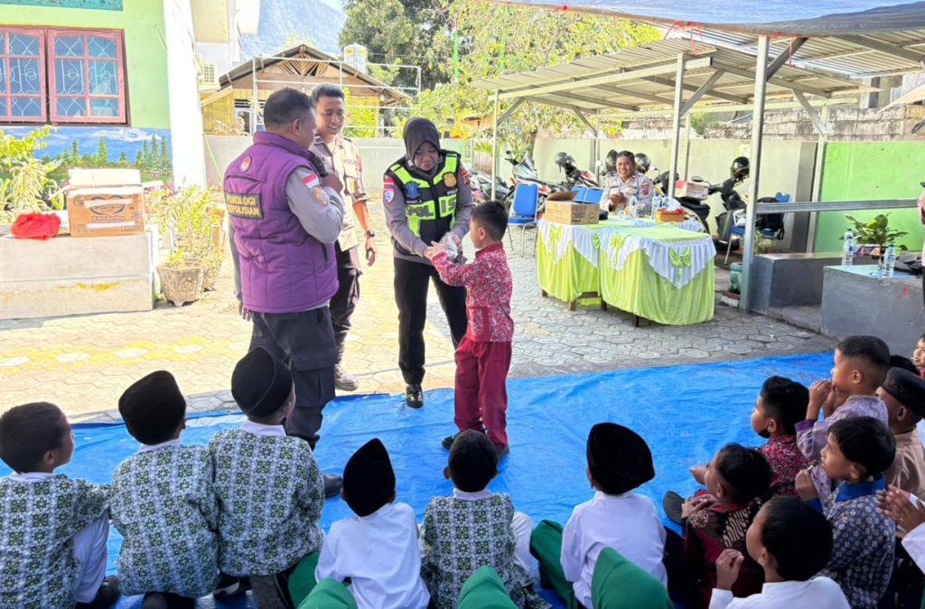 Polres Ende Berikan Layanan Trauma Healing bagi 350 Siswa MIS Fatimiyah