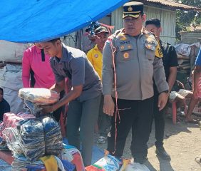 Polres Ende Salurkan Bantuan Ketua Umum Bhayangkari untuk Korban Gempa di Paupanda