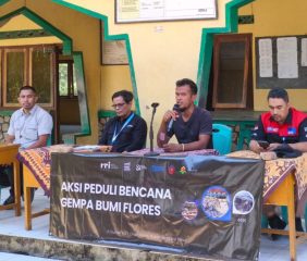 HUT Ke-81 RRI, LPP RRI Ende Gandeng Mitra Salurkan Bantuan dan Edukasi Gempa di Mukusaki