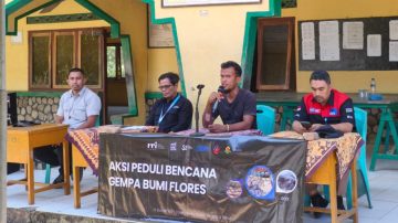 HUT Ke-81 RRI, LPP RRI Ende Gandeng Mitra Salurkan Bantuan dan Edukasi Gempa di Mukusaki