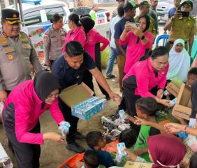 Polres Ende Salurkan Bantuan Kebutuhan Pokok untuk Korban Gempa di Borokanda