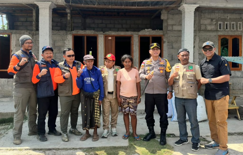 Menembus Medan Berat, Bantuan Gempa Flores Sentuh 300 Keluarga di Teni Lopijo Ngada