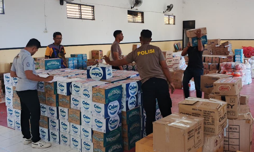 Gempa Flores: Polres TTU dan Seniman Salurkan Ribuan Paket Logistik untuk Korban di Ende