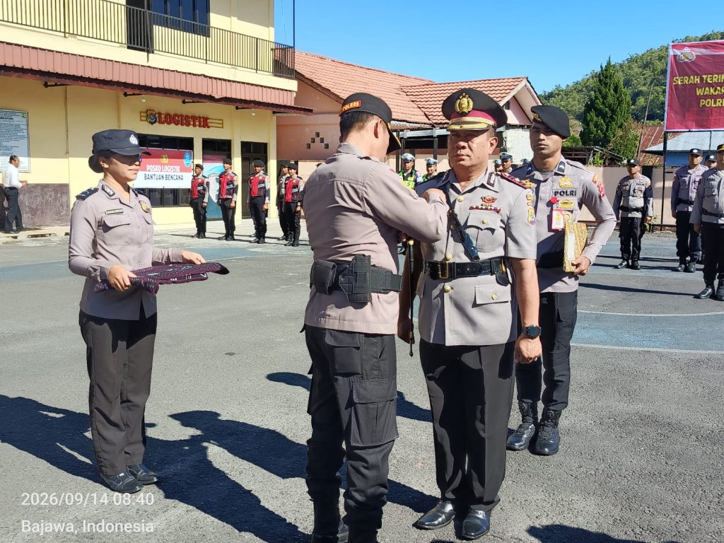 Sertijab Wakapolres Ngada, Kapolres Tekankan Soliditas dan Pelayanan Masyarakat