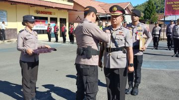 Sertijab Wakapolres Ngada, Kapolres Tekankan Soliditas dan Pelayanan Masyarakat