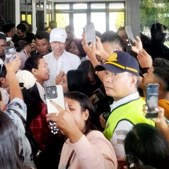 Tembus Palue, Presiden Ke-7 RI Jokowi Tinjau Dampak Gempa Flores dan Bermalam di Tenda