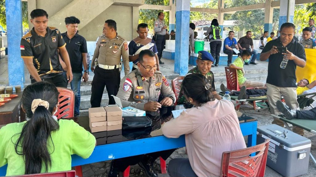 HUT Ke-71 Lalu Lintas Bhayangkara: Satlantas Polres Ende Gelar Pemeriksaan Kesehatan Gratis dan Donor Darah