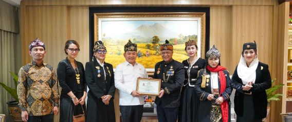 Kunjungi KSP, Ketum Masda Jabar Abah Anton Charliyan Dorong Reformasi Budaya secara Sistematis