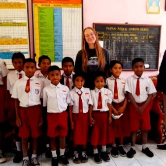 Gerak Dalam Diam, Yayasan Dian Flores Indonesia Tanggulangi Ongkos Pendidikan Puluhan Anak Yatim di Ngada