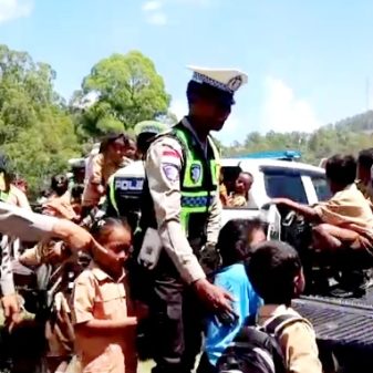 Satlantas Polres Ngada Gelar Trauma Healing di SDN Radha