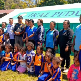 Penyaluran Tenda Peleton IKAL Lemhannas Menyasar Almamater Wasekjen Yosef Nae Soi di Flores SDK Mataia