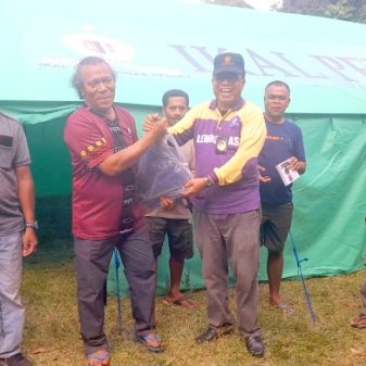 Kerinduan Beribadah Umat Stasi Lewa Maunori Terjawab lewat Tenda Bantuan IKAL Lemhannas