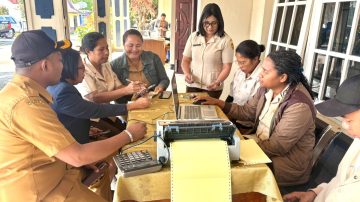 NTT : Samsat Ngada Jemput Bola, Puluhan Kendaraan ASN Mulai Tertib Pajak