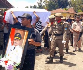 Ngada Nagekeo Berduka, Jenazah Mantan Wabup Gonzalo Tiba di Rumah Adat Rato Milo Langa