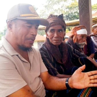 Nilai Merugikan Masyarakat, Camat Detukeli Marianus Agang Larang Keras Perjudian